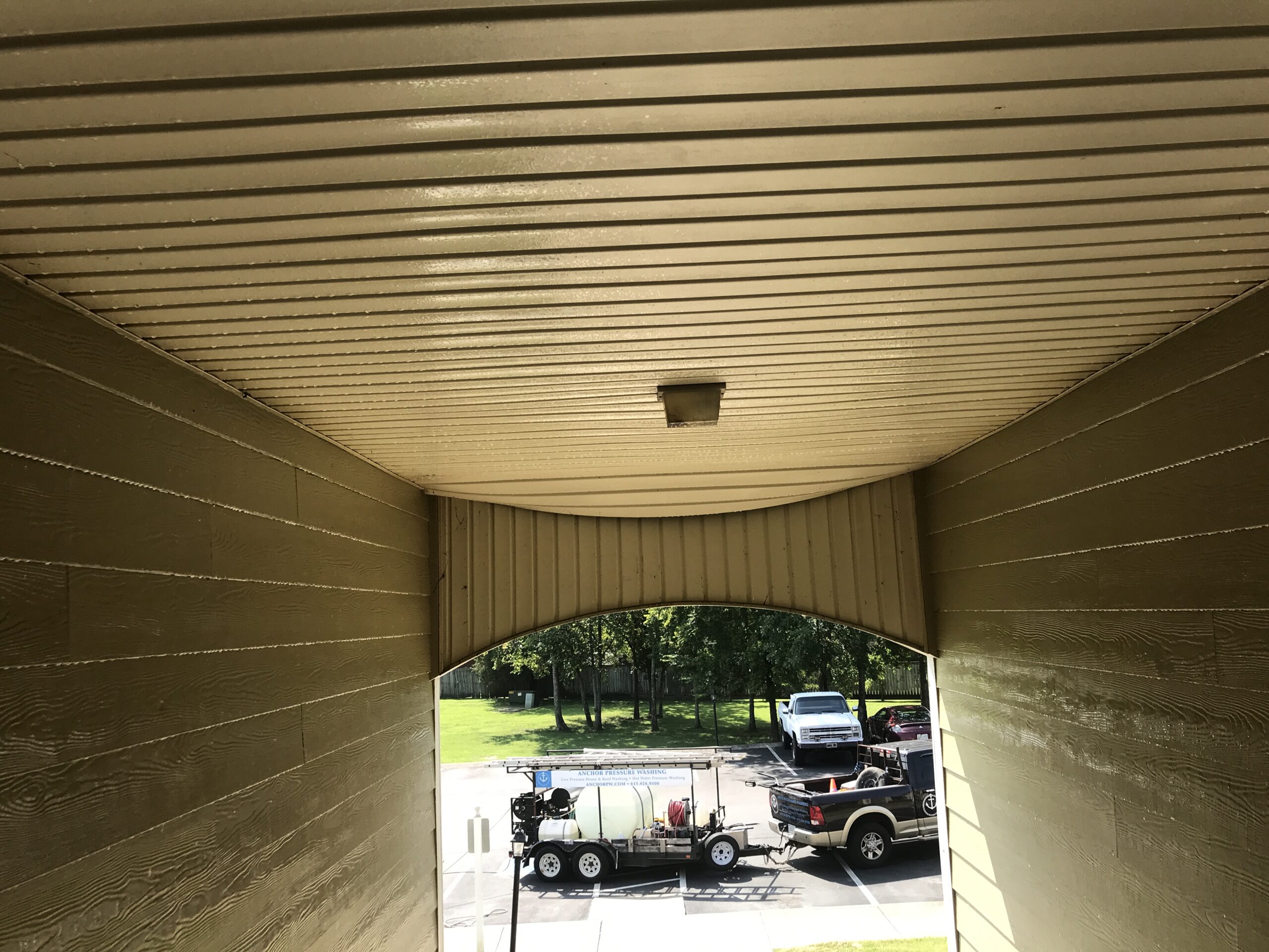 Multi-family breezeway cleaning